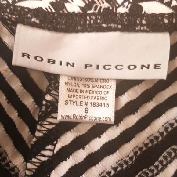 Robin Picone Avery black/ white with crochet details one piece swimsuit size 6 - Picture 11 of 12